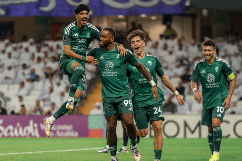فرحة لاعبي الأهلي بعد التأهل إلى ثمن نهائي دوري أبطال آسيا منصة اكس - @ALAHLI_FC