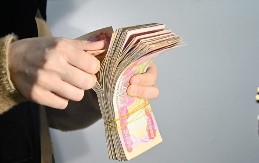 الإقليم يطالب بالمبلغ كاملا جدل بين بغداد واربيل حول رواتب نيسان