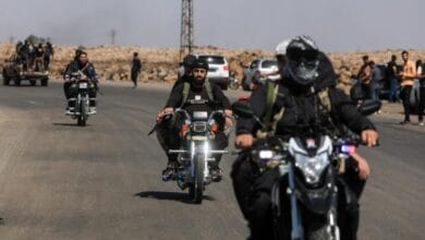 اشتباكات متصاعدة ومجزرة جديدة ترفع حصيلة الضحايا إلى 718 قتيلًا