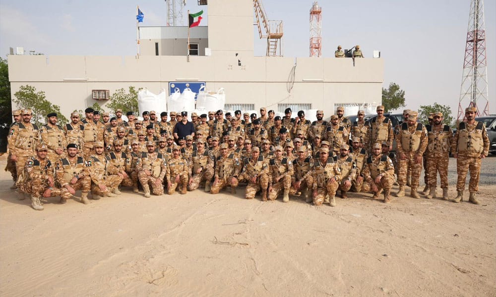 النائب الأول وزير الداخلية يتفقد مراكز الحدود الشمالية وقطاعات أمنية حيوية ويشدد على الحزم تجاه أي محاولات تمس أمن الكويت