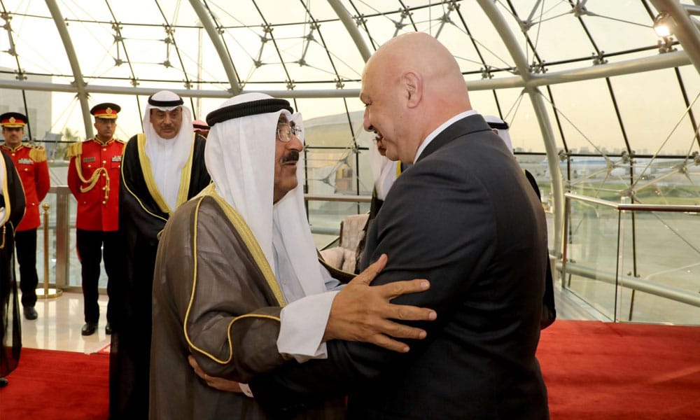 سمو أمير البلاد يتلقى اتصالا هاتفيا من رئيس الجمهورية اللبنانية