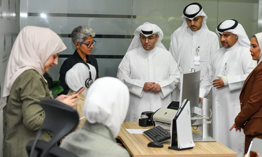 وزير الإسكان يدشن المرحلة الثانية من خدمة الاتصال المرئي لمستفيدي الرعاية السكنية عبر “سهل”